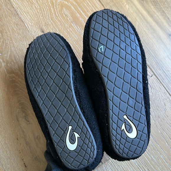 Olukai Nohea Heu Slipper in Black - Picture 7 of 7